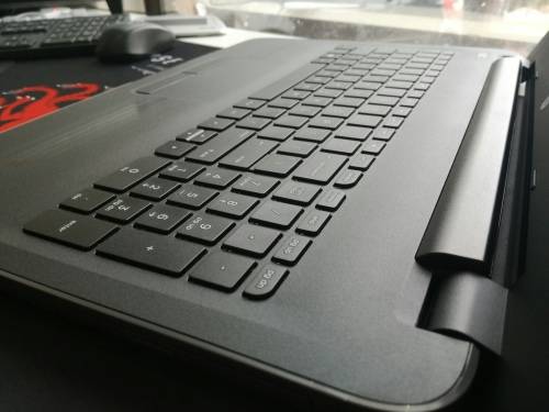 **AS NEW**HP 255 G5*AMD E2-7110u*7th GEN*RADEON R2*4GB RAM*500GB HDD*DVD*LAPTOP BAG*